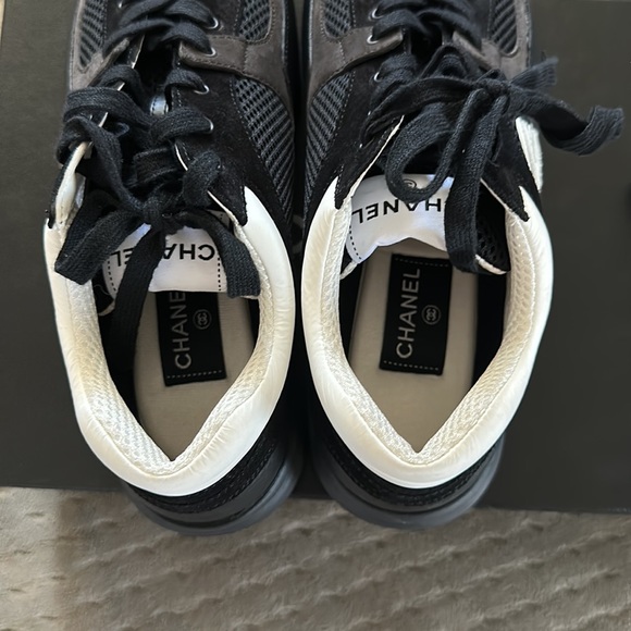 Chanel - Picture 2 of 7